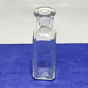 Apothecary Medicine Bottle Wm R Warner & Co Trade Mark Bottom Circa 1910 Antique